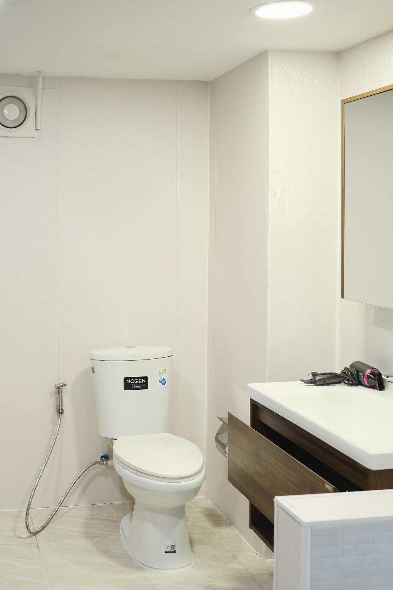 방콕 Hidden Gems In China Town, 2Br 아파트 외부 사진